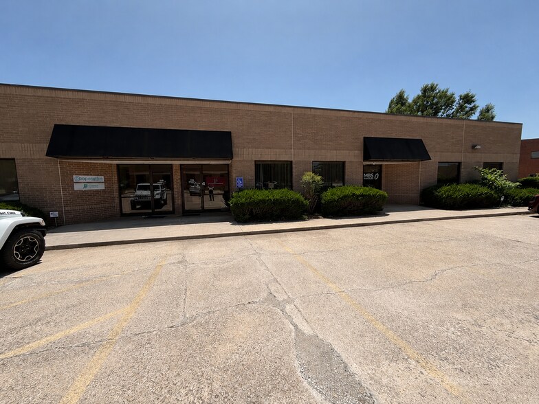 3524 S Culpepper Cir, Springfield, MO for lease - Building Photo - Image 1 of 13