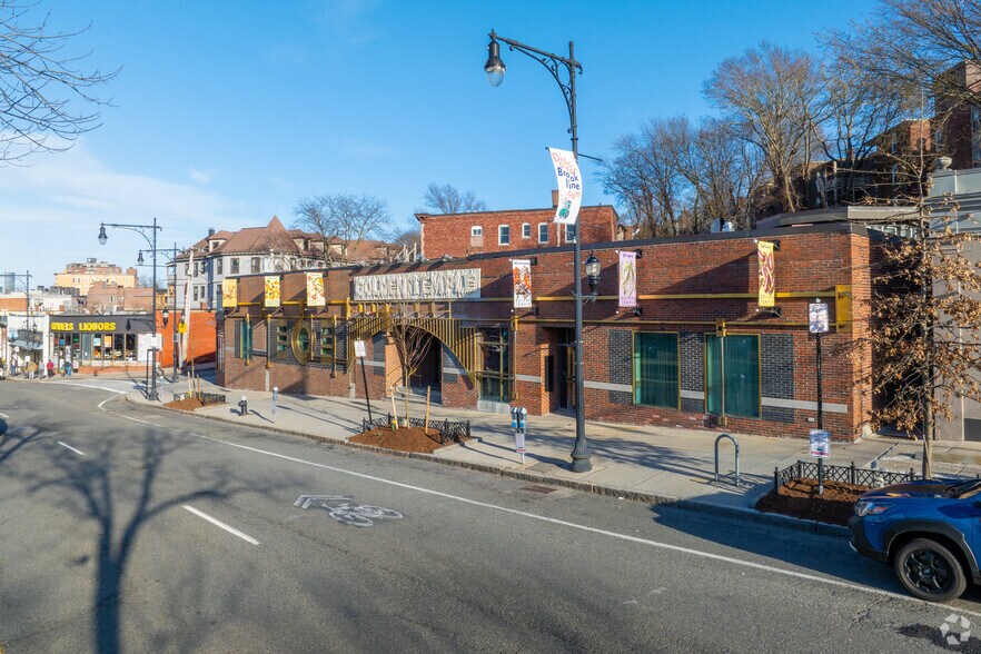 1651 Beacon St, Brookline, MA for lease - Building Photo - Image 2 of 5