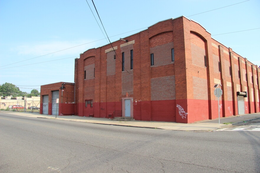 518 E 22nd St, Paterson, NJ for lease - Building Photo - Image 2 of 2