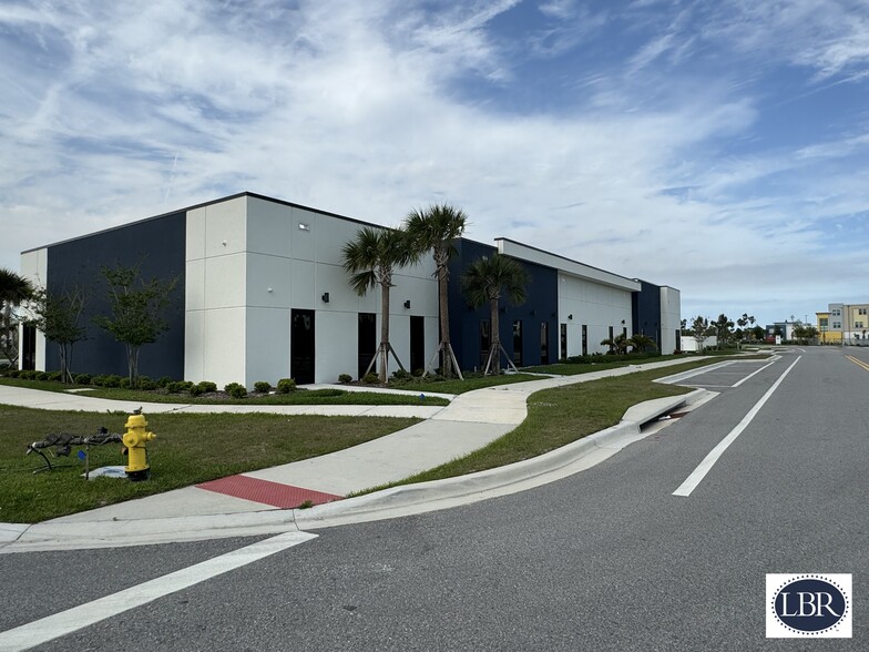 Addison Center at Viera / Stadium Parkway, Melbourne, FL for lease - Building Photo - Image 2 of 7