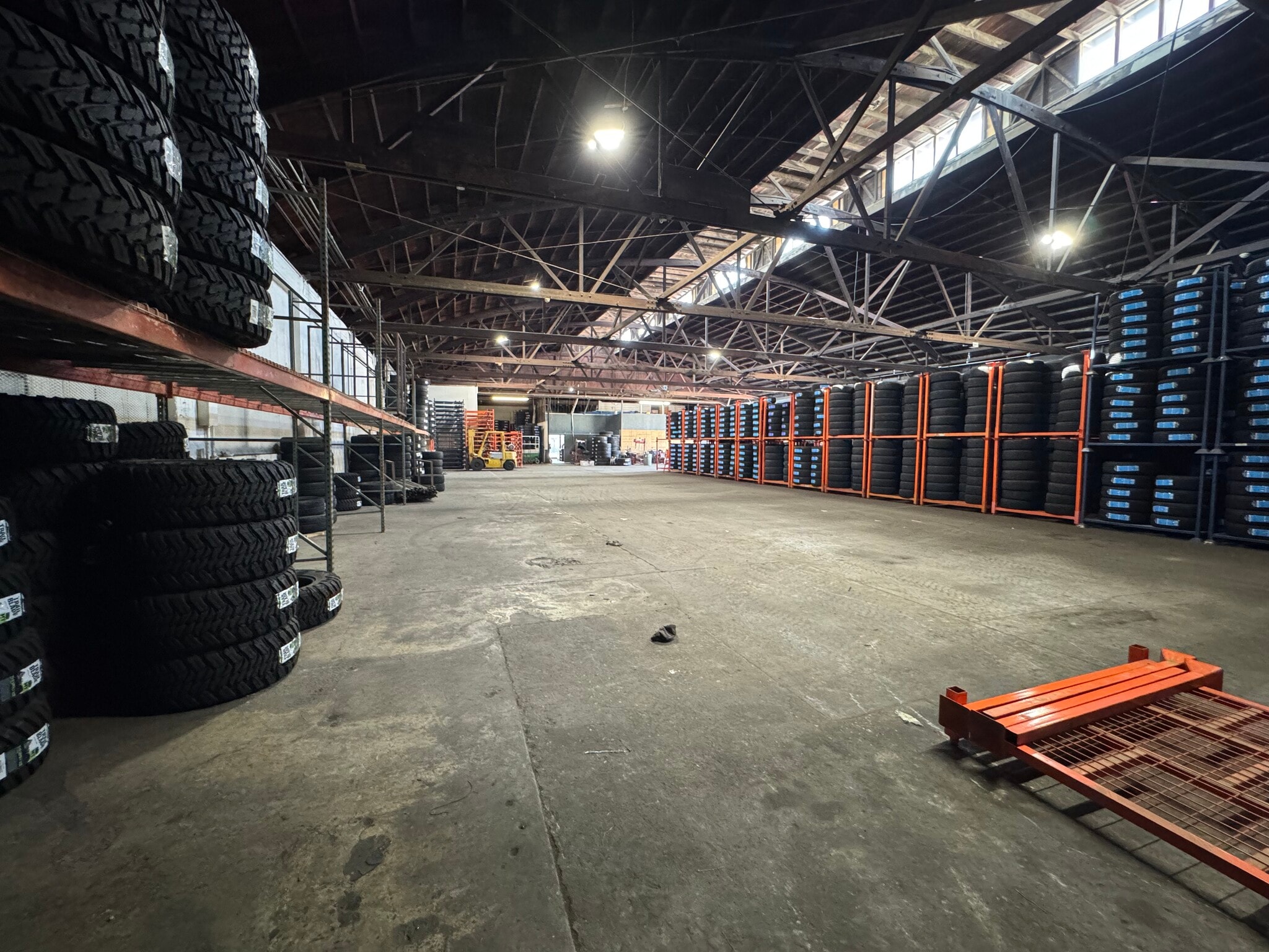 271 S I St, San Bernardino, CA for lease Interior Photo- Image 1 of 17