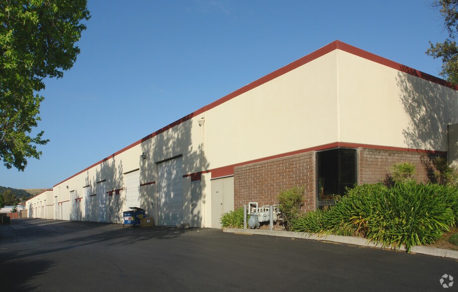 134-148 Martinvale Ln, San Jose, CA à louer - Photo du bâtiment - Image 3 de 4