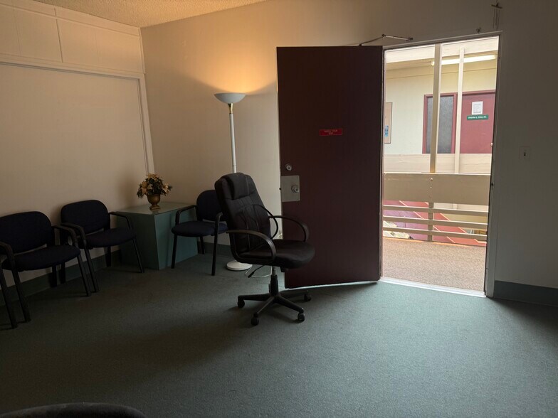 924 Buena Vista St, Duarte, CA à louer - Photo du bâtiment - Image 2 de 13