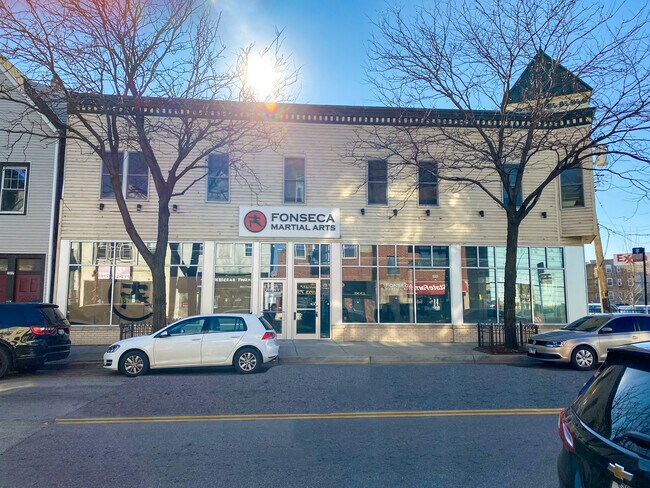 Plus de détails pour 2329 W Belmont Ave, Chicago, IL - Commerce de détail à louer