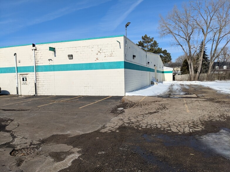 4501 Van Slyke Rd, Flint, MI for sale - Building Photo - Image 3 of 3