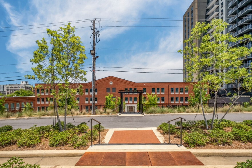 2151 Highland Ave S, Birmingham, AL à louer - Photo principale - Image 1 de 7