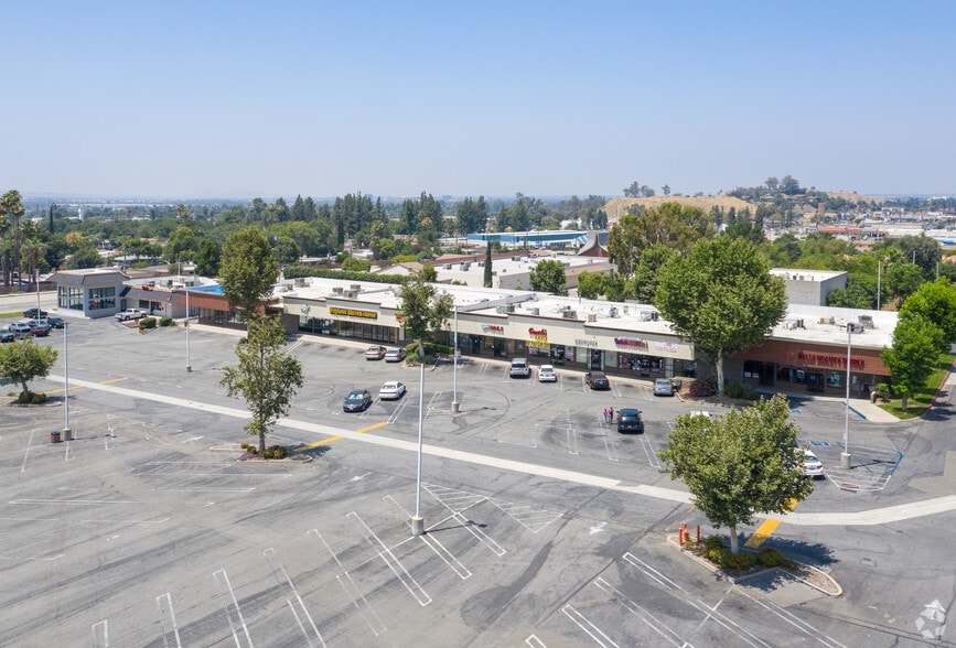 2318-2380 Sterling Ave, San Bernardino, CA à louer - Photo du bâtiment - Image 2 de 3