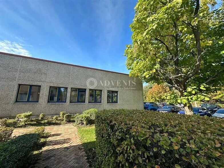 Flex dans VILLENEUVE-D'ASCQ à louer - Photo du bâtiment - Image 2 de 5