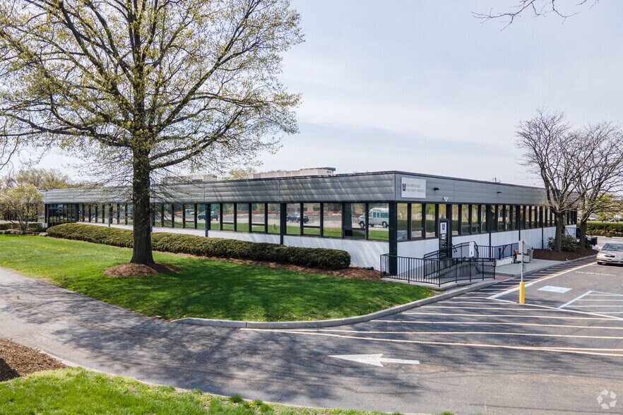 22-08 State Route 208, Fair Lawn, NJ à louer - Photo du bâtiment - Image 1 de 15