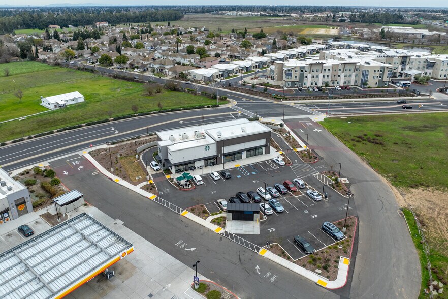 8848 E Sheldon Blvd, Elk Grove, CA à louer - Aérien - Image 3 de 7