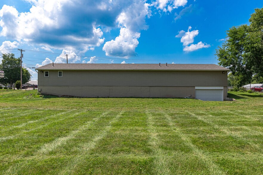 1001 N County Road 25A, Troy, OH à vendre - Photo du bâtiment - Image 3 de 32