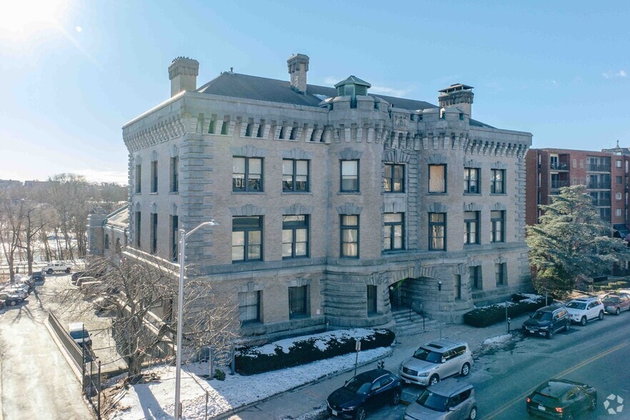 92 High St, Medford, MA for lease - Building Photo - Image 2 of 12