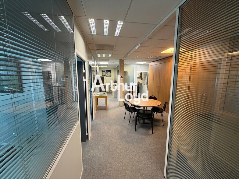 Office in Mougins for sale - Interior Photo - Image 3 of 9