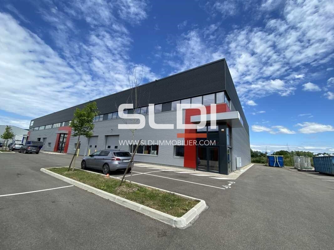 Flex in Dagneux for lease Building Photo- Image 1 of 7