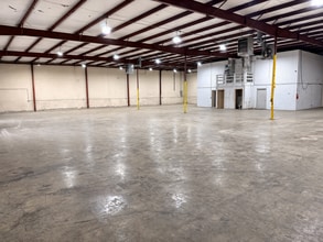 2403 Kline Ave, Nashville, TN for lease Interior Photo- Image 2 of 4