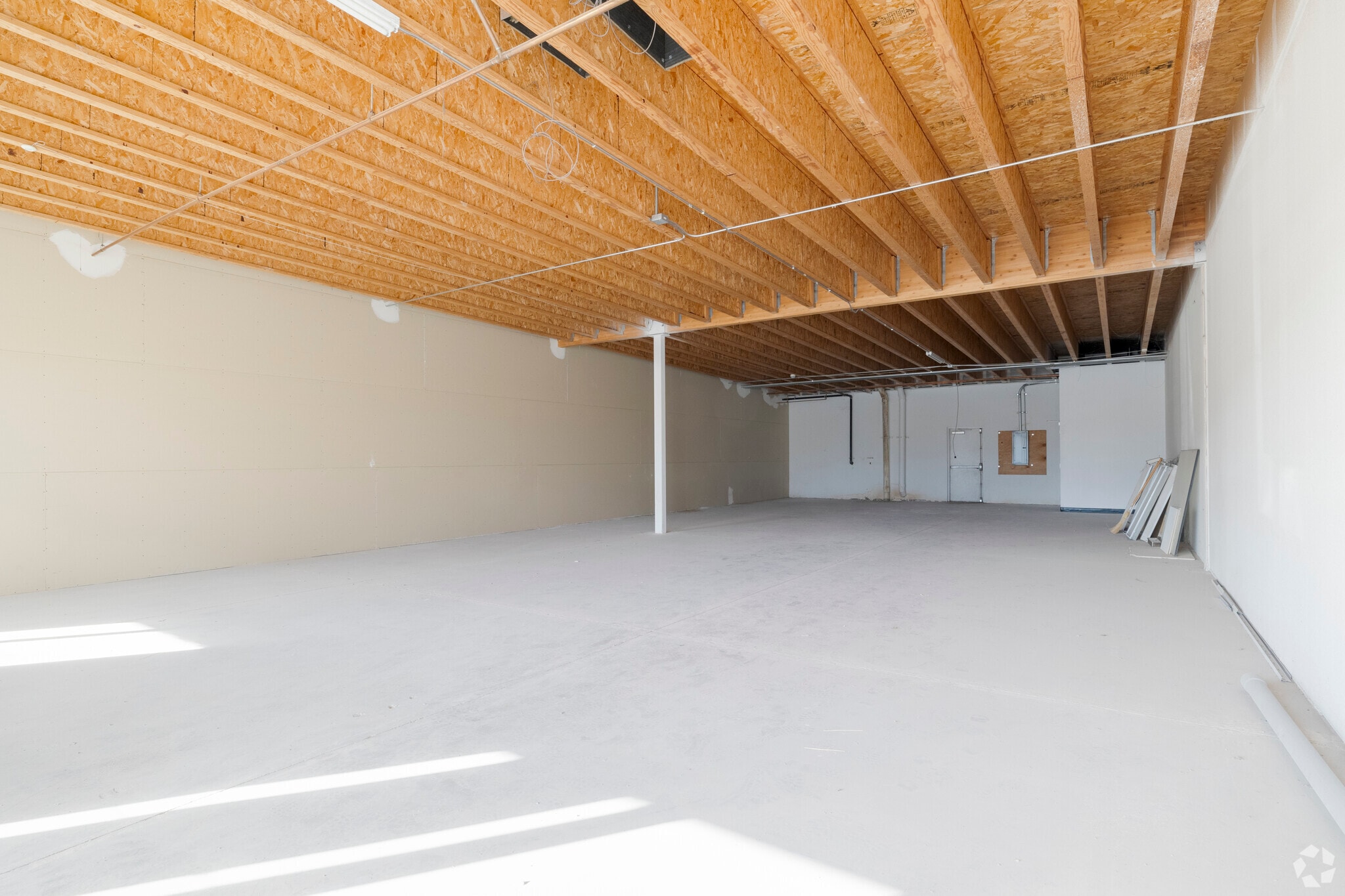 4645 E Broadway Rd, Phoenix, AZ for lease Interior Photo- Image 1 of 3