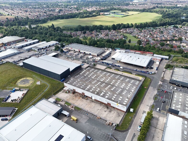 Liver Industrial Estate, Long Ln, Liverpool à louer - Photo du bâtiment - Image 2 de 2
