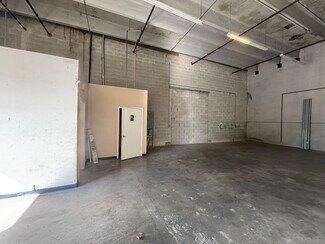 Plus de détails pour 19101 SW 108 Ave, Miami, FL - Industriel à louer