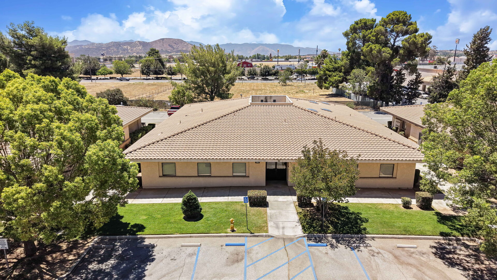 264 N Highland Springs Ave, Banning, CA à vendre Photo du bâtiment- Image 1 de 43