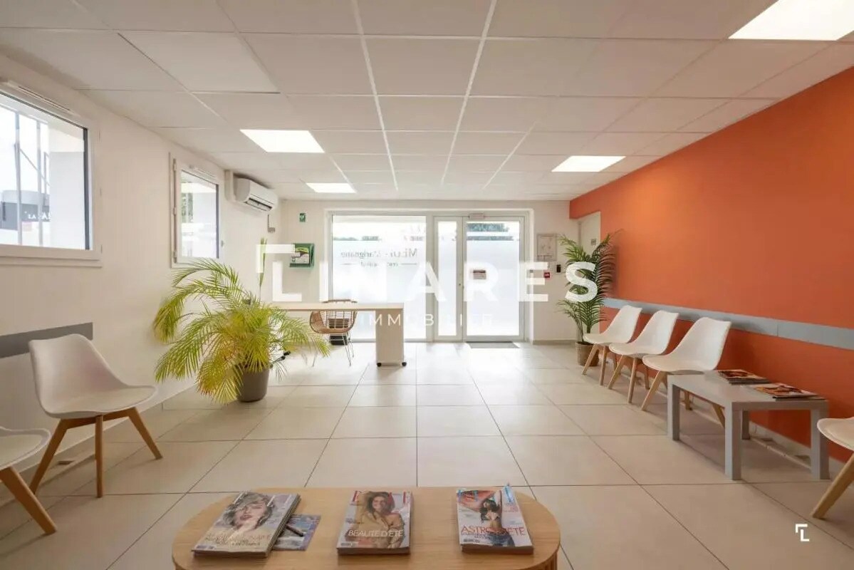 Office in Marignane for lease Building Photo- Image 1 of 10