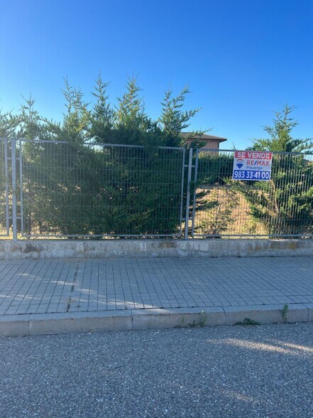 Calle Sierra de Gredos, 26, Aldeamayor de San Martín, Valladolid à vendre - Photo du bâtiment - Image 2 de 18