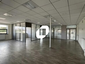 555 Rue De La Dombes, Miribel à louer Photo du bâtiment- Image 1 de 56