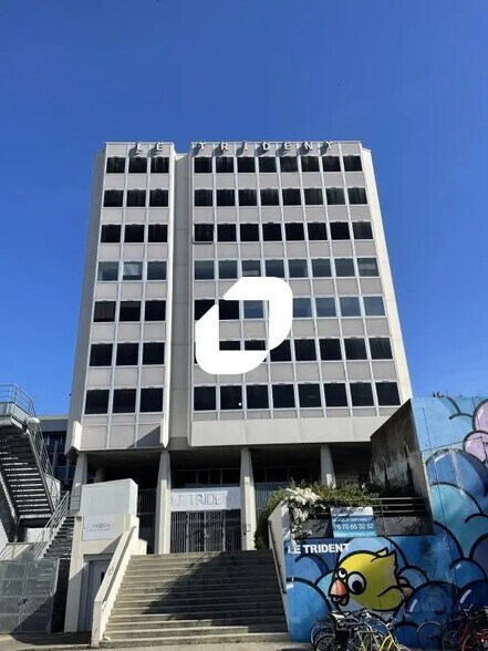 Bureau dans Grenoble à louer - Photo du bâtiment - Image 1 de 7