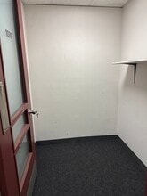 540-550 W Frontage Rd, Northfield, IL for lease Building Photo- Image 2 of 2