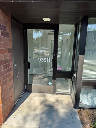 Plus de détails pour 939 N Plum Grove Rd, Schaumburg, IL - Bureau à louer