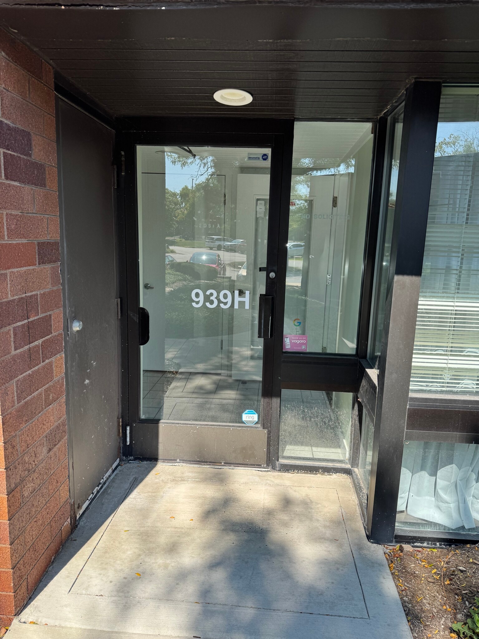 939 N Plum Grove Rd, Schaumburg, IL for lease Interior Photo- Image 1 of 17