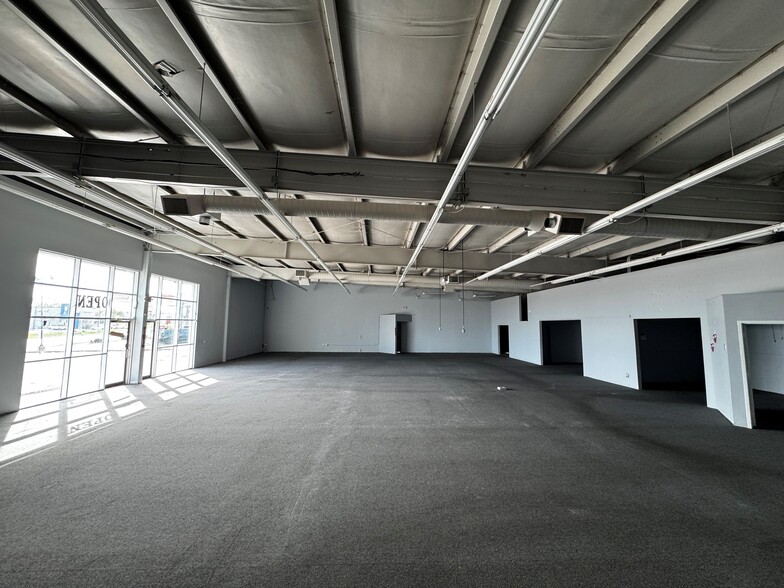 12104 Blue Ridge Blvd, Grandview, MO for lease - Building Photo - Image 3 of 10