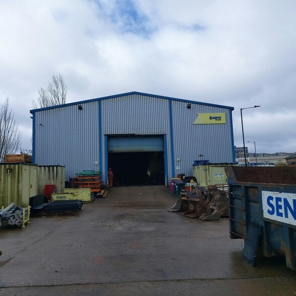 South Way, Wembley for lease - Building Photo - Image 2 of 8