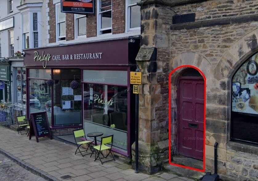 5-6 Trinity Church Sq, Richmond for lease - Building Photo - Image 2 of 2