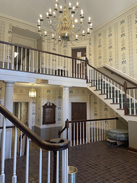 2752 Erie Ave, Cincinnati, OH à louer - Hall d’entrée - Image 3 de 7