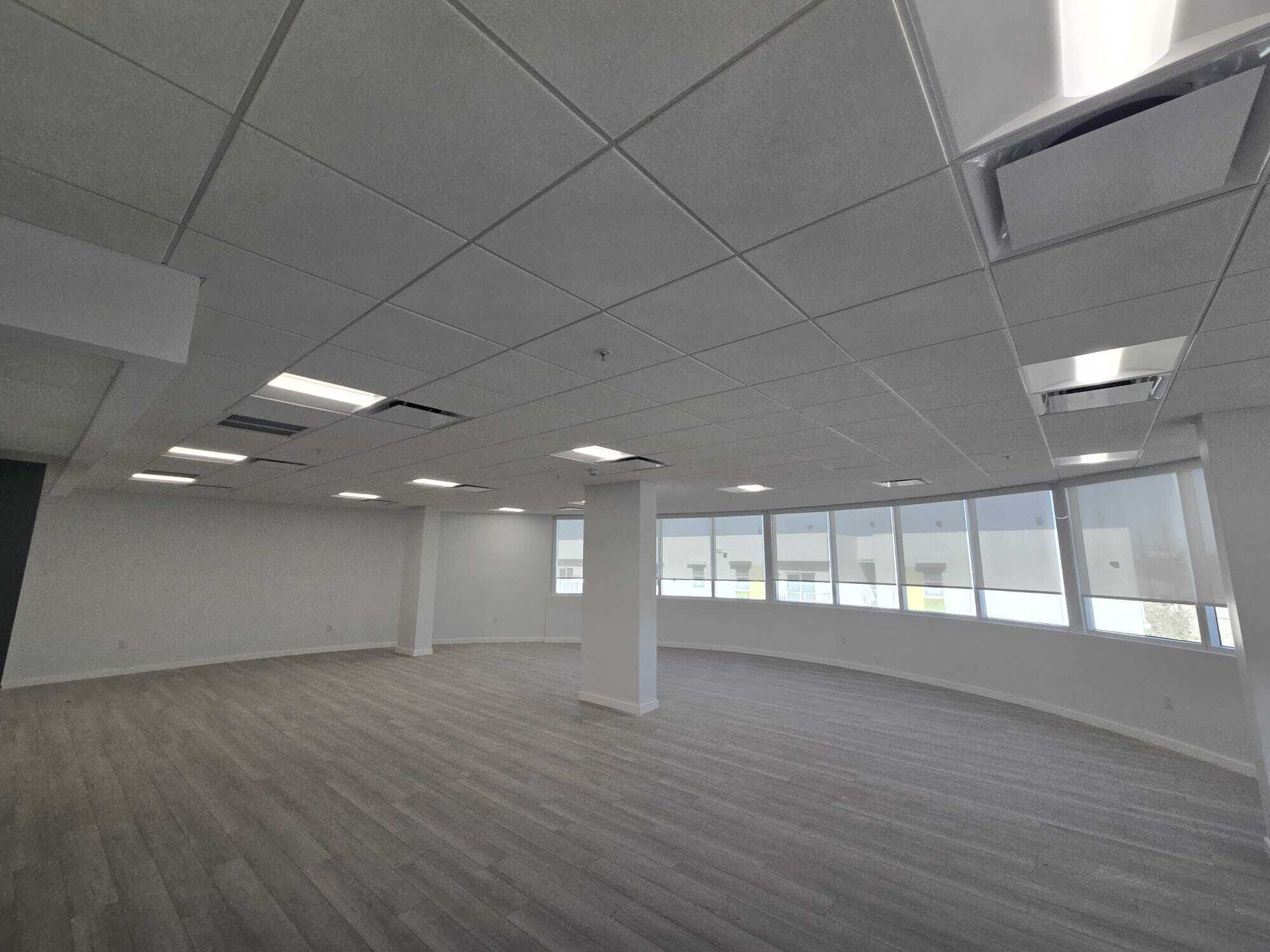 500 N Dixie Hwy, Hallandale Beach, FL à louer Photo intérieure- Image 1 de 3