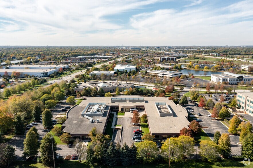 4575 Weaver Pky, Warrenville, IL for lease - Aerial - Image 2 of 4