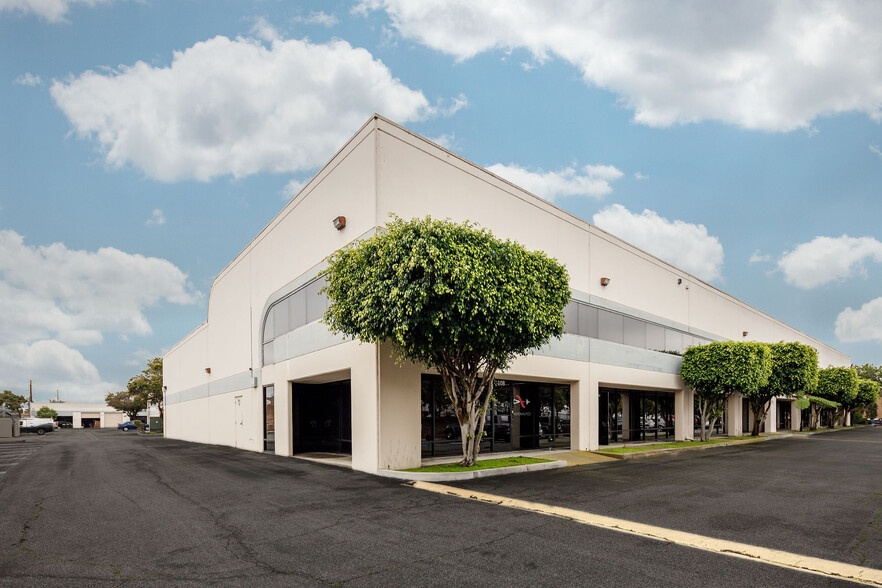 4030 Spencer St, Torrance, CA for lease - Building Photo - Image 1 of 25