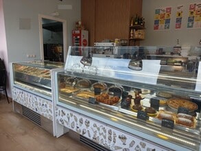 Retail in Madrid, Madrid for lease Interior Photo- Image 2 of 7