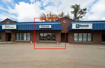 24-56 Sturgis Corner Dr, Iowa City, IA for lease Interior Photo- Image 1 of 14