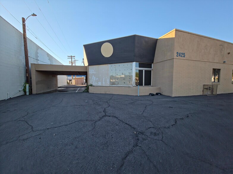 2425 N Tucson Blvd, Tucson, AZ à vendre - Photo du bâtiment - Image 2 de 8