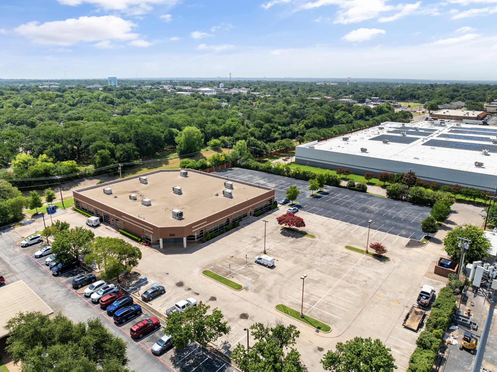 689 Airport Fwy, Hurst, TX for lease Interior Photo- Image 1 of 18