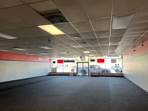 100-128 S Federal Hwy, Dania, FL for lease Interior Photo- Image 2 of 2