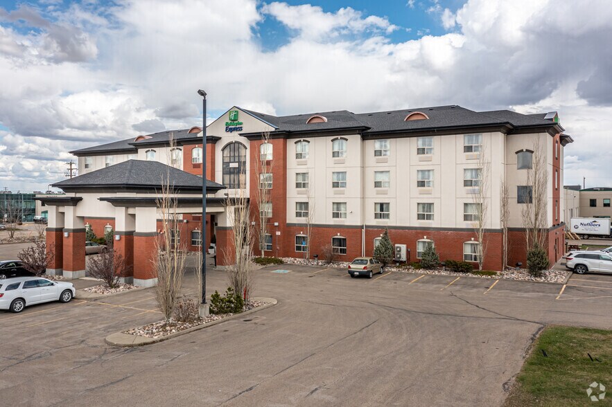 11 Portage Ln, Strathcona County, AB for lease - Primary Photo - Image 1 of 8