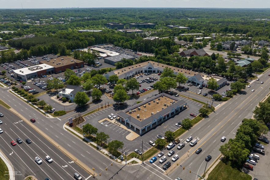 10855-10883 W Broad St, Richmond, VA for lease - Building Photo - Image 1 of 6