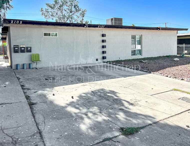 2105 S 15th St, Las Vegas, NV à vendre - Photo du bâtiment - Image 2 de 14