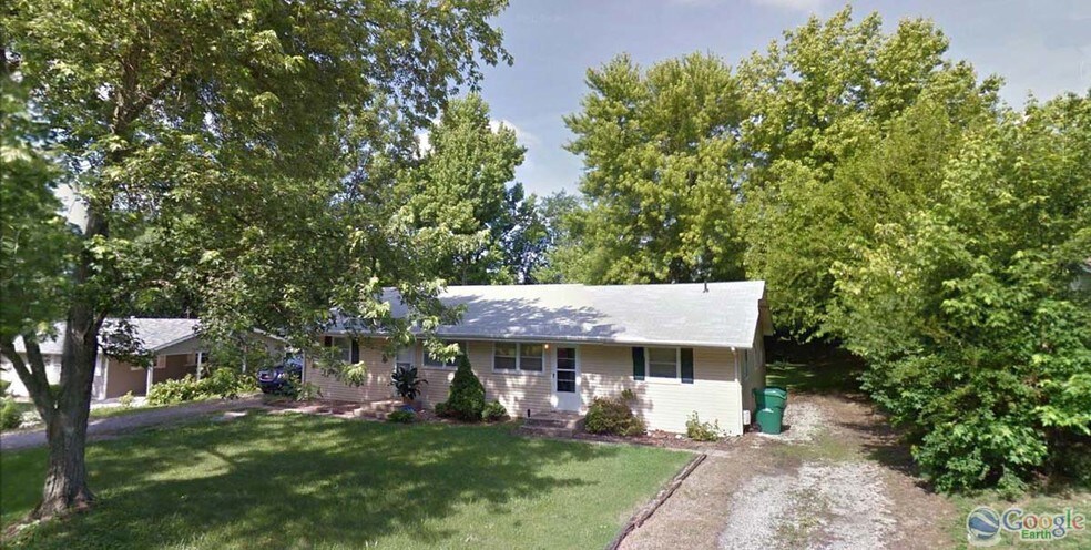 102 Howard Dr, Belleville, IL for sale - Primary Photo - Image 1 of 3