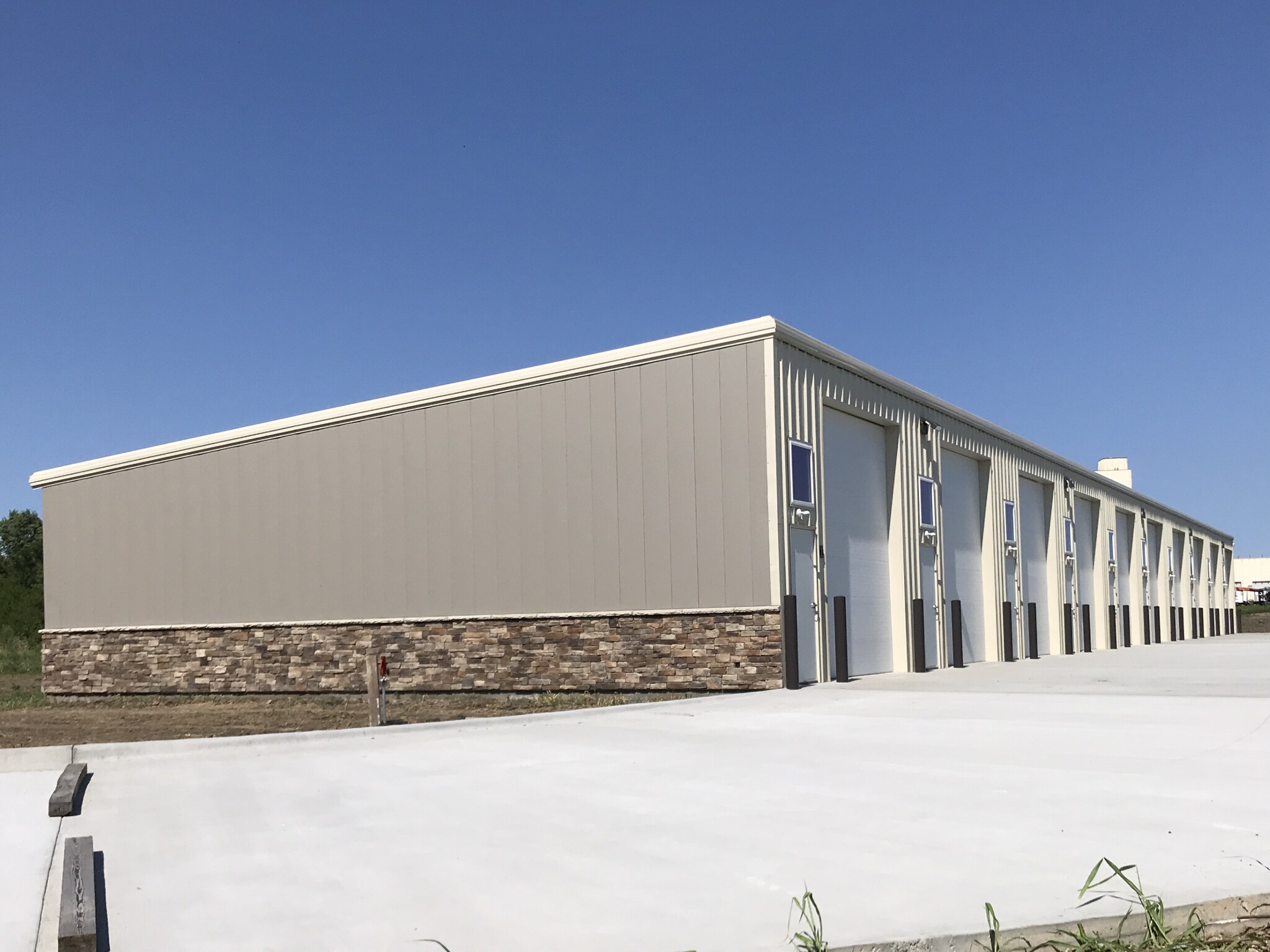 1260 S Payne St, Olathe, KS for lease Building Photo- Image 1 of 3