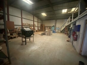 8 Seymer Close, Shillingstone à louer Photo intérieure- Image 2 de 6