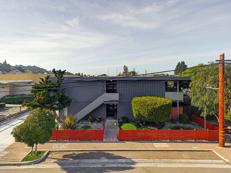630 Masonic Way, Belmont, CA for sale - Building Photo - Image 3 of 23