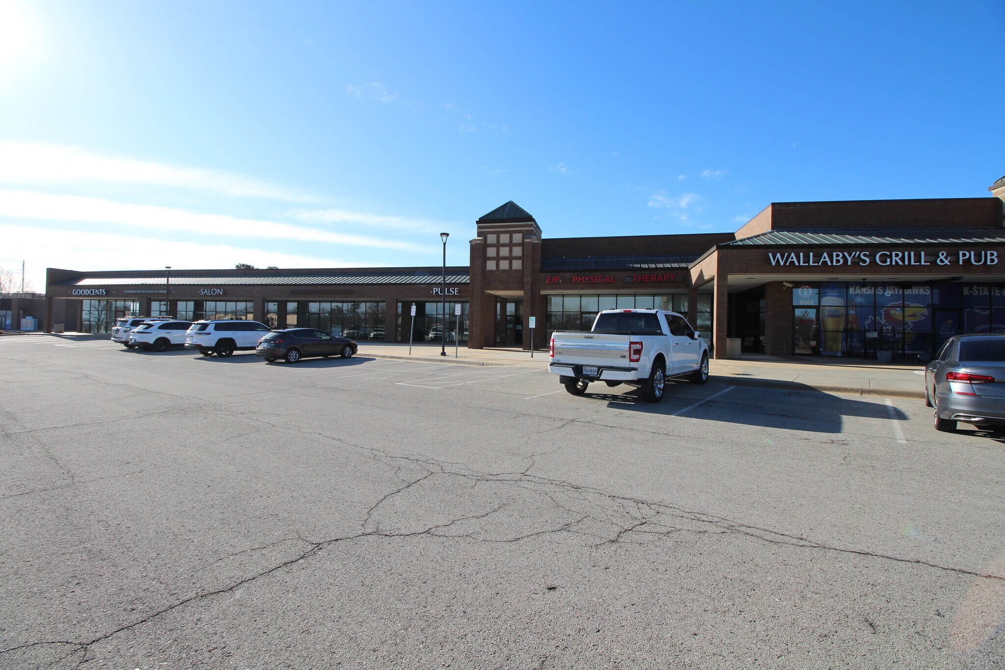 9542-9562 Lackman Rd, Lenexa, KS for lease Building Photo- Image 1 of 4